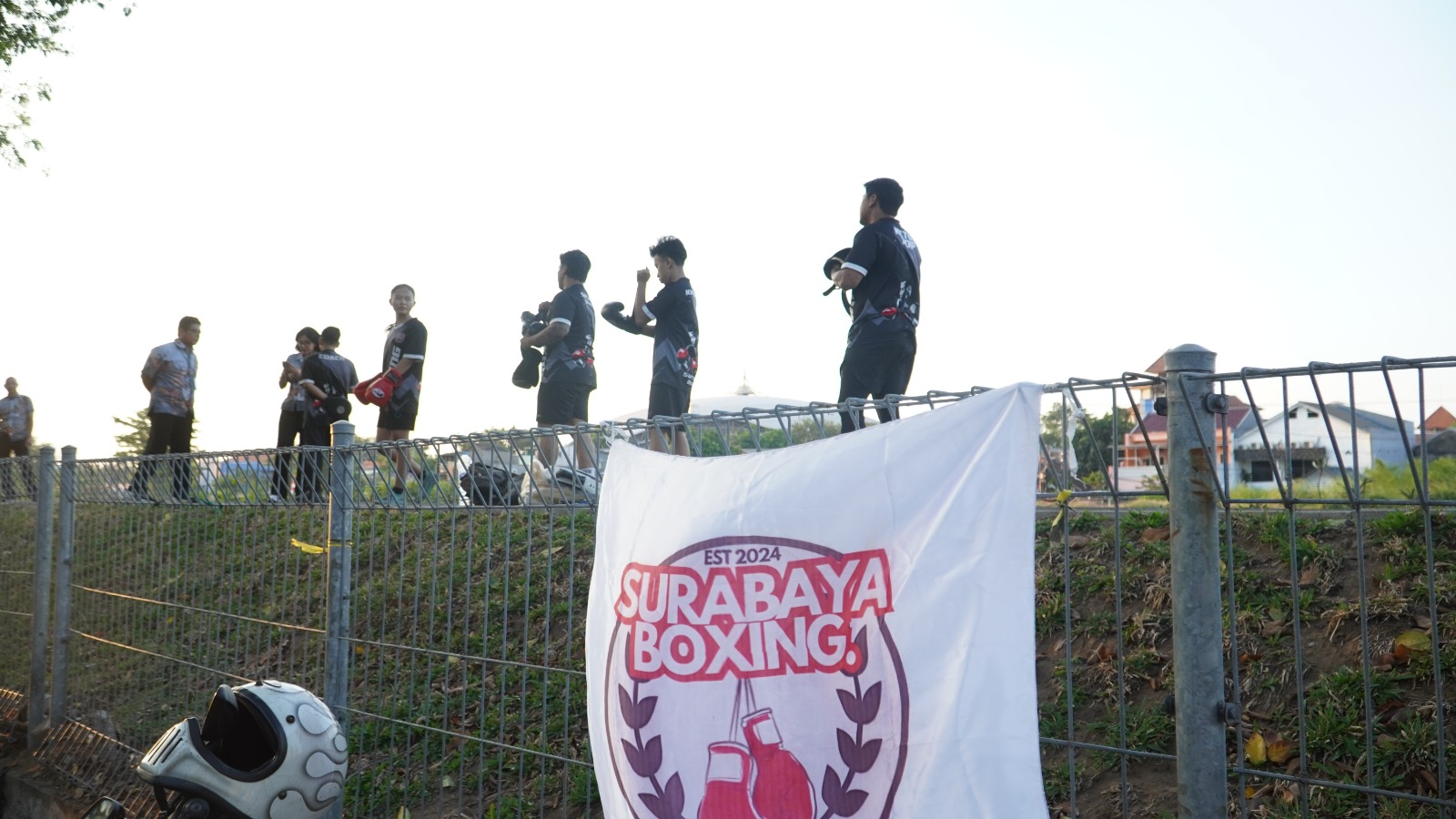 Komunitas Boxing Manfaatkan Area Sungai